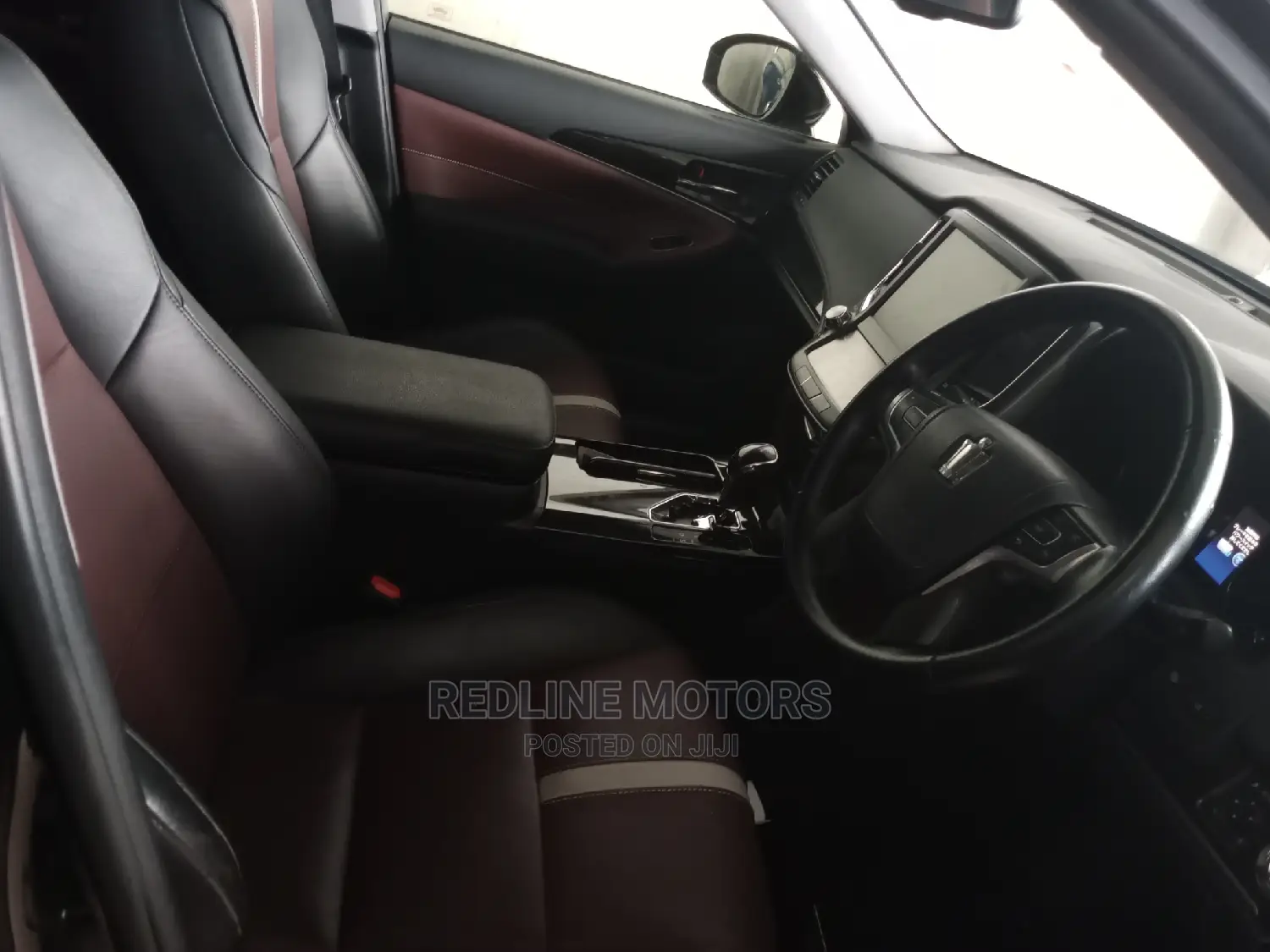 Toyota Crown 2016 Black