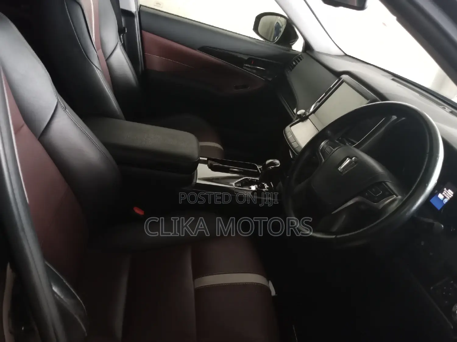 Toyota Crown 2016 Black