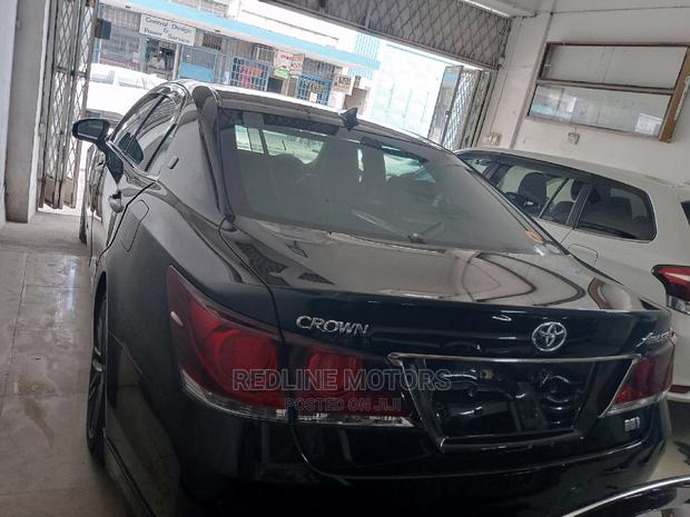 Toyota Crown 2016 Black - thumbnail 10