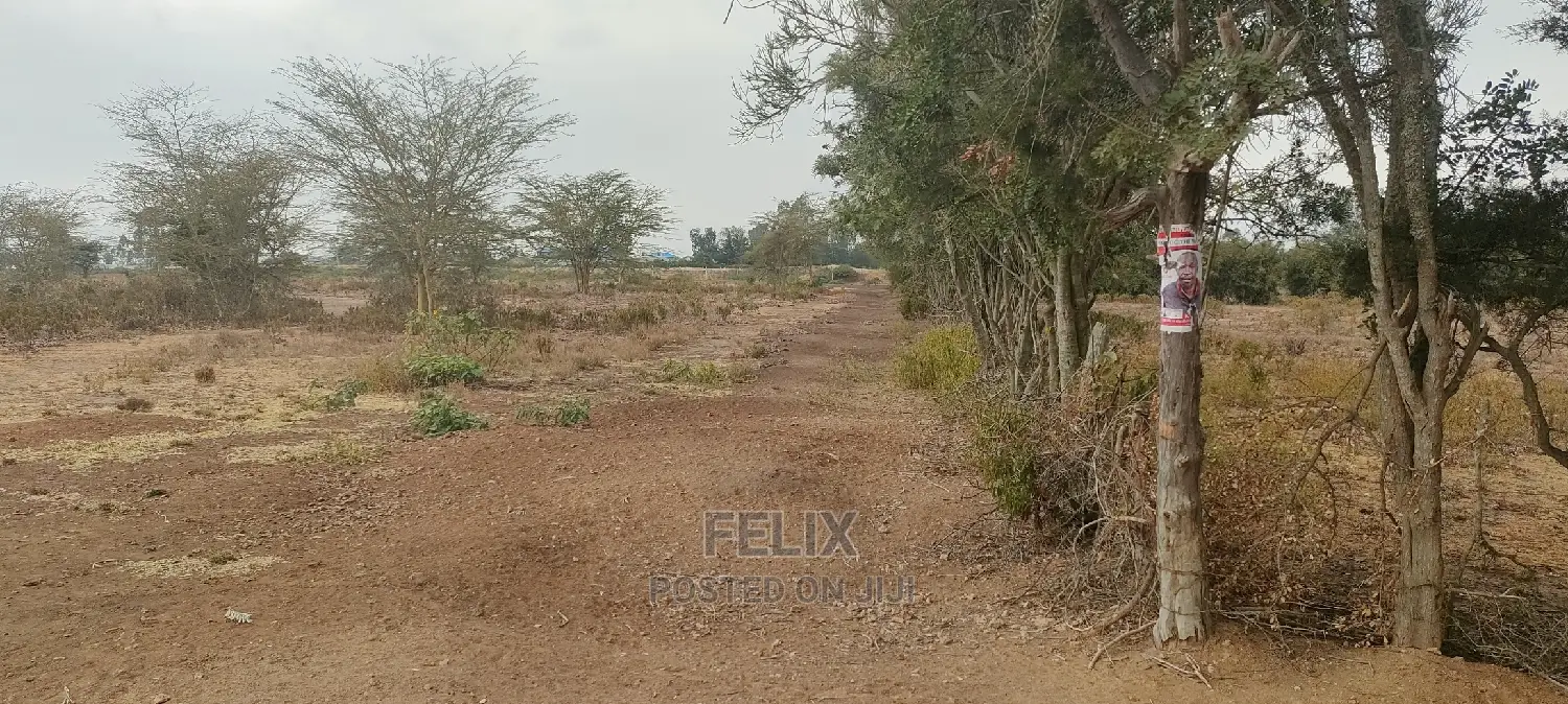 8 Acres Narumoru/Thoome/ Matanya