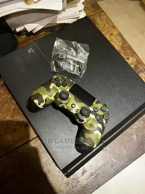 Chipped Ps4, Standard Version With Games