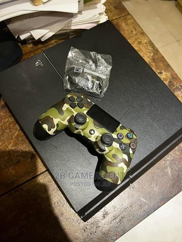 Chipped Ps4, Standard Version With Games - main view