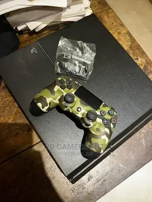 Chipped Ps4, Standard Version With Games