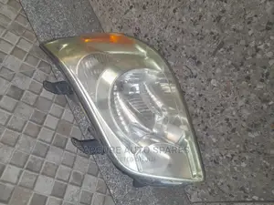 Noah 2005 Headlight Xenon