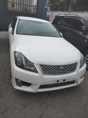 Toyota Crown 2012 White