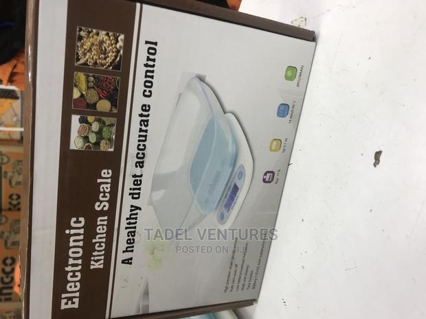 Kitchen Scale With Bowl - main view