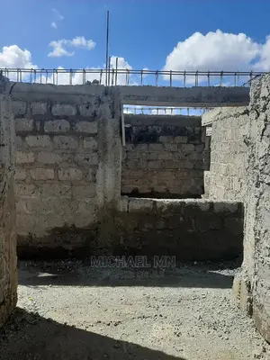 Plot With Incomplete Apartments