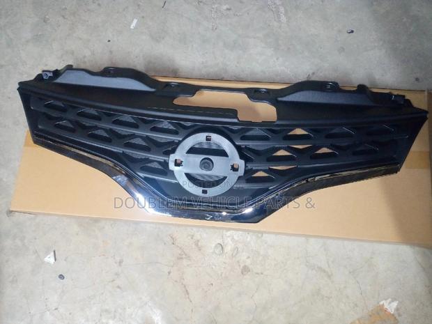 Front Grill Nissan NV200