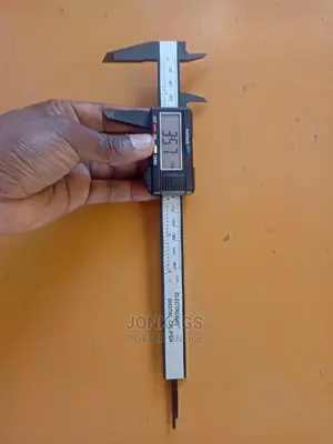 Digital Callipers With +-0.1mm Accuracy