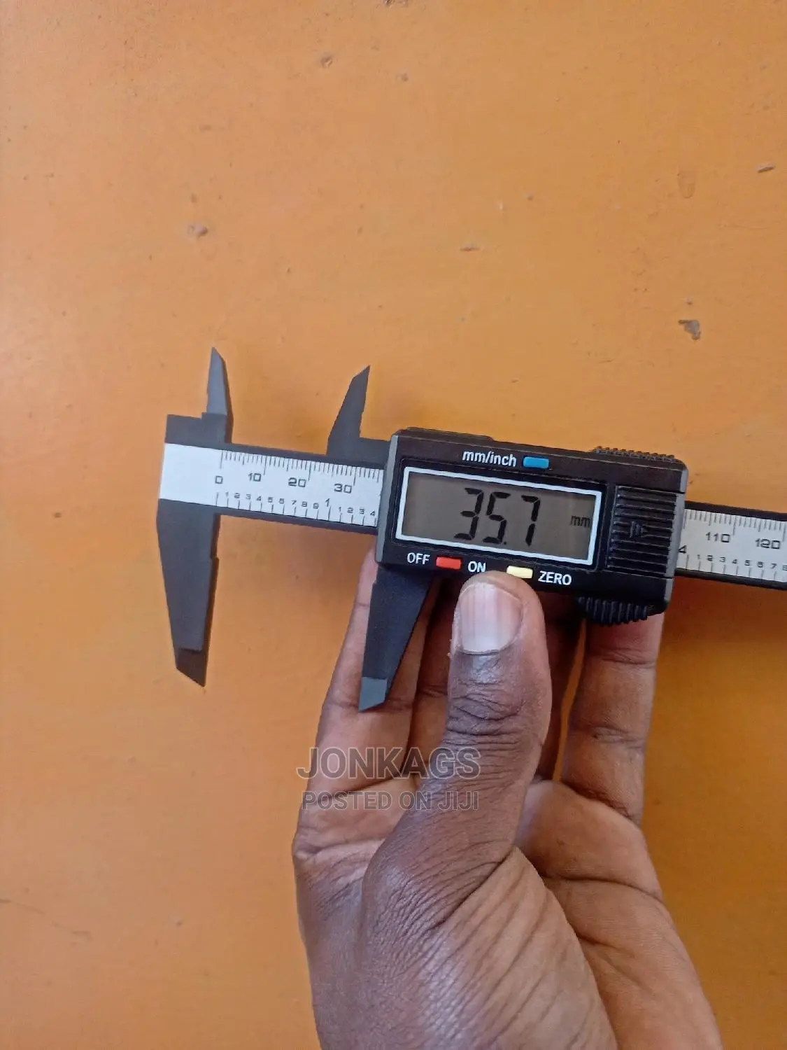Digital Callipers With +-0.1mm Accuracy