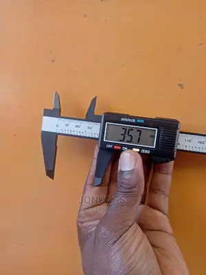 Digital Callipers With +-0.1mm Accuracy