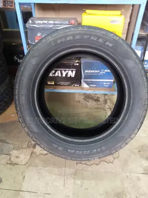285/50r20 Maxtrek Tyre