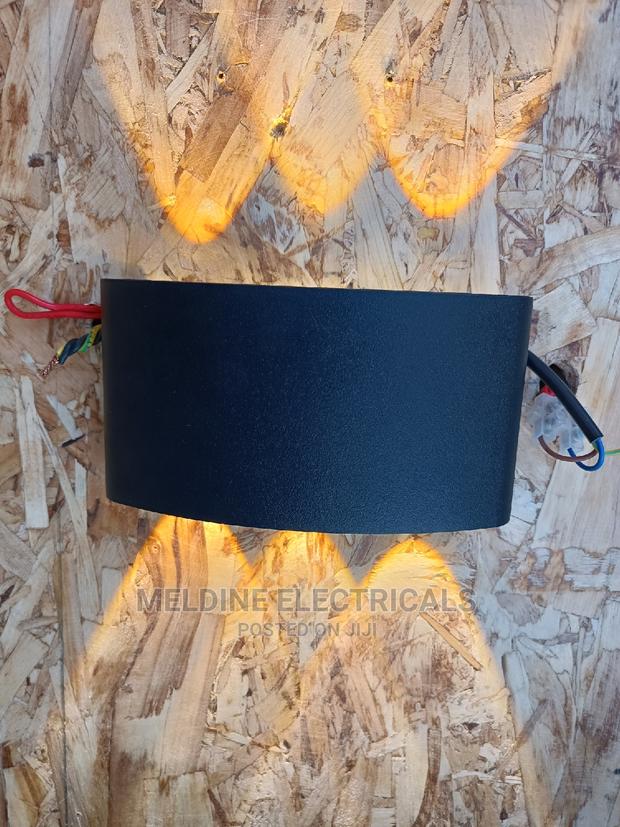 LED Wall Light - thumbnail 2