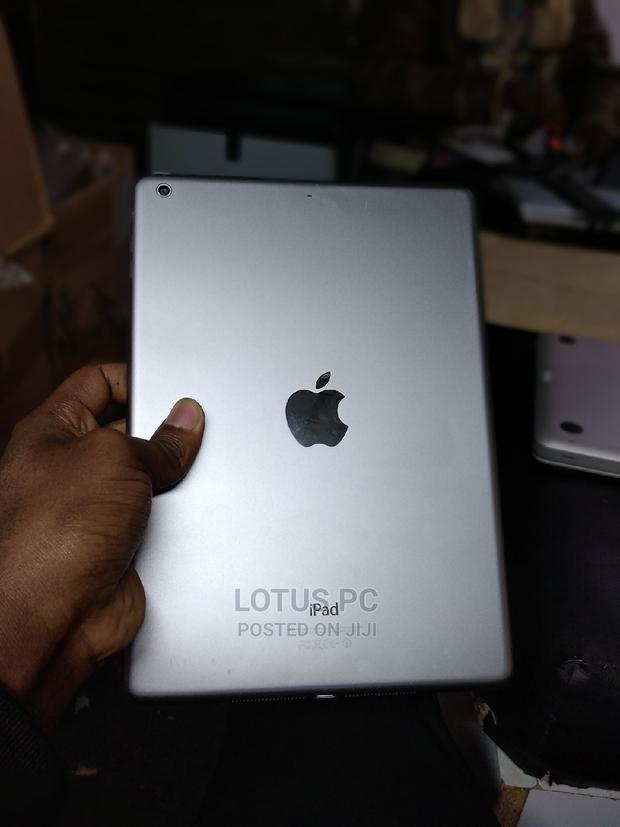 Apple iPad Air 32 GB Gray - thumbnail 2