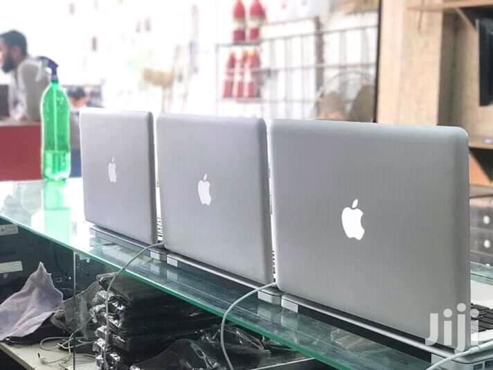 Laptop Apple MacBook Pro 4GB Intel Core i5 HDD 500GB