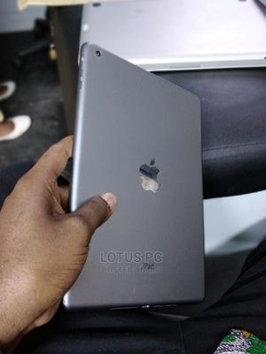 Apple iPad Air 32 GB Gray - main view