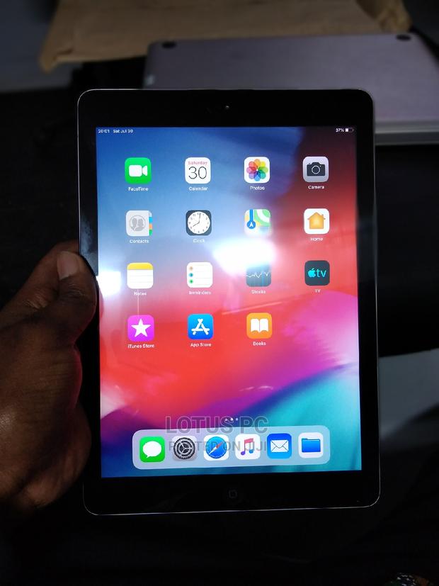 Apple iPad Air 32 GB Gray - thumbnail 2