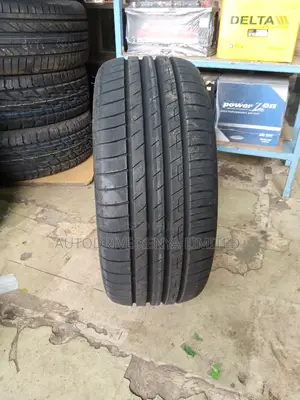 225/45r17 Goodyear Tyre