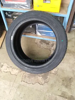 225/45r17 Goodyear Tyre