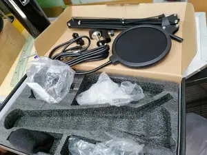 BM-800 Condenser Microphone ,Shock Mount,Mic Stand & Sponge