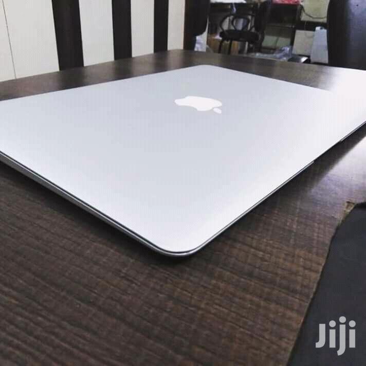 Laptop Apple MacBook Air 8GB Intel Core i5 SSD 256GB