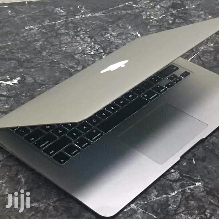 Laptop Apple MacBook Air 8GB Intel Core i5 SSD 256GB