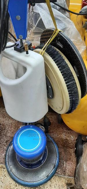 Floor Scrumber Machine - thumbnail 2