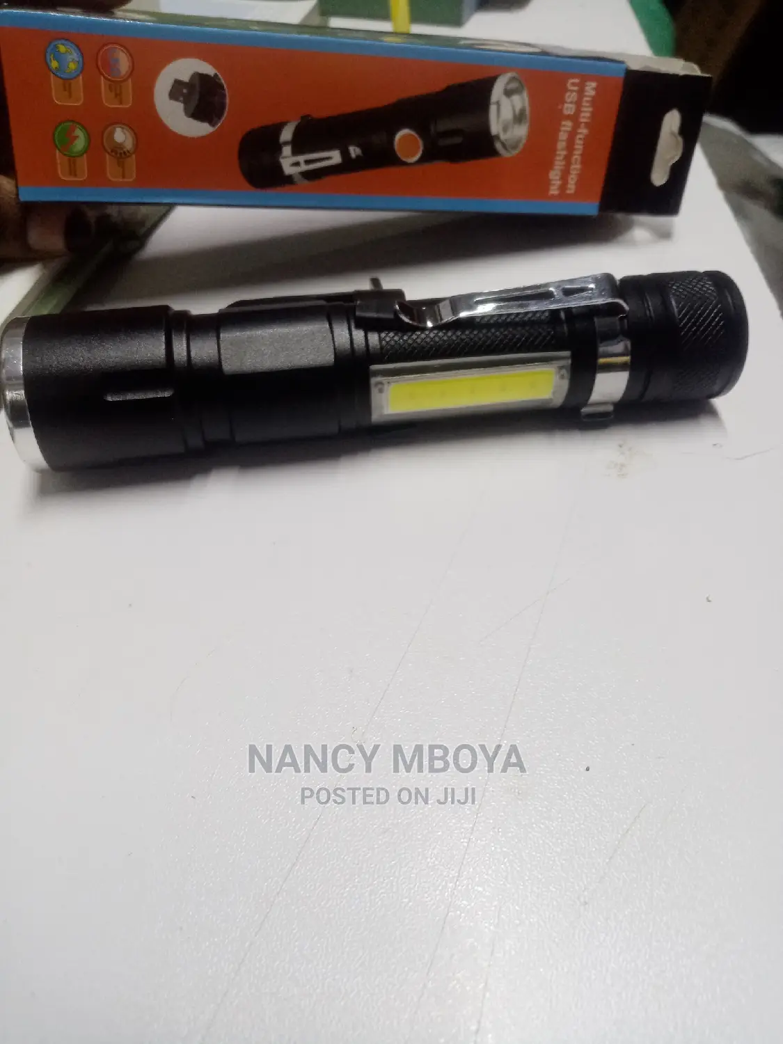 Rechargeable Zoomable Torch