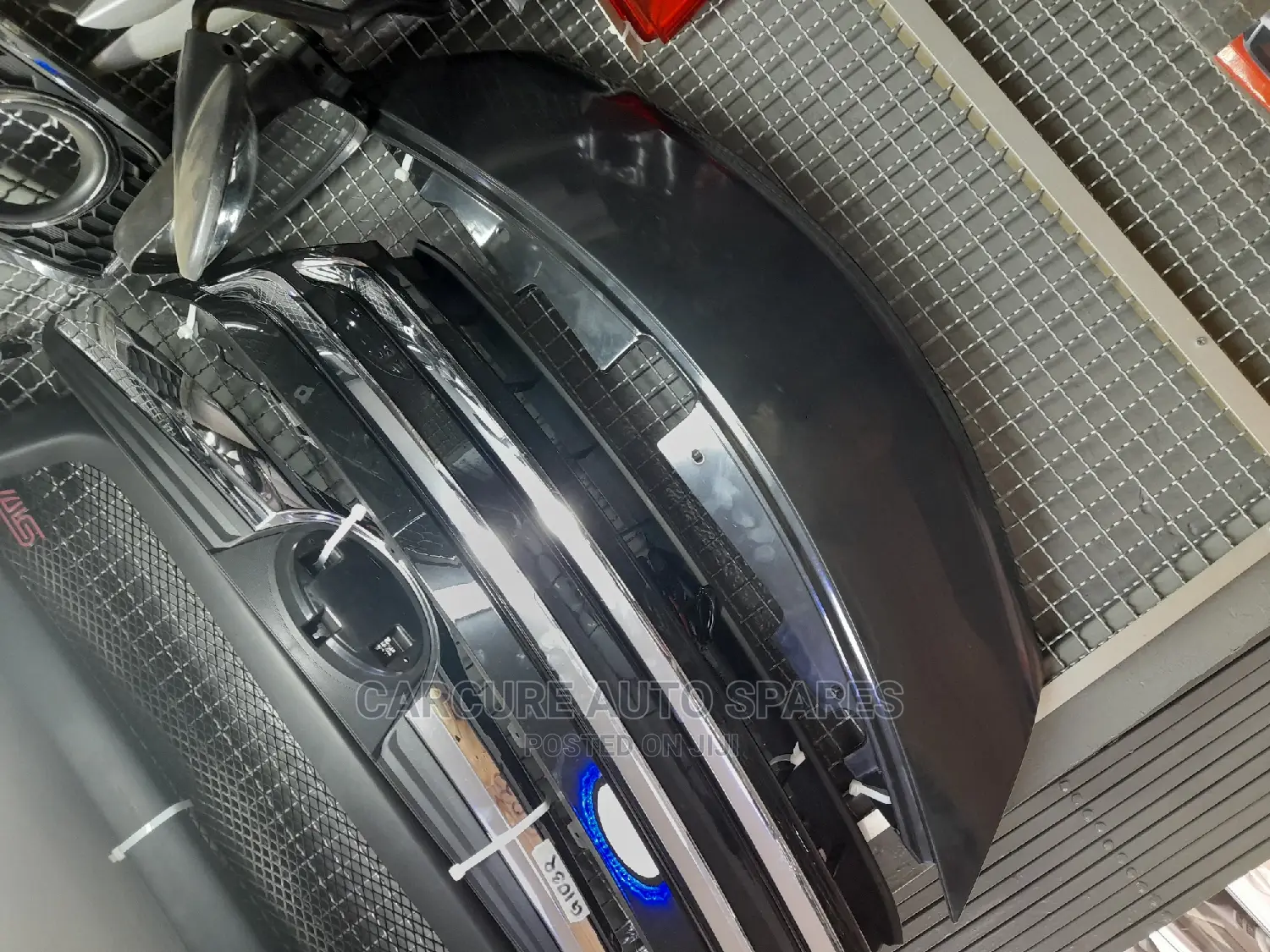 Nissan Note Grill Bonnet Plastic