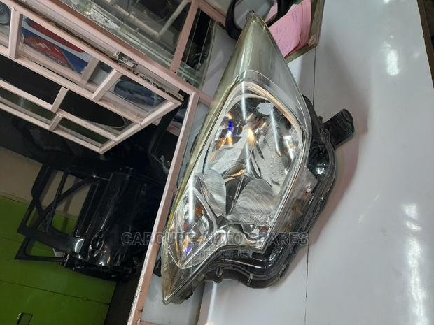 Toyota Ractis 2012-2014 Headlight