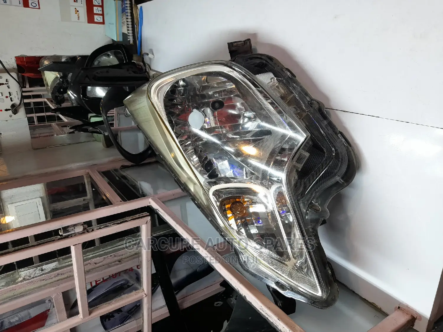 Toyota Ractis 2012-2014 Headlight