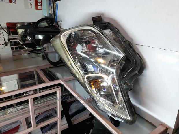 Toyota Ractis 2012-2014 Headlight - thumbnail 3