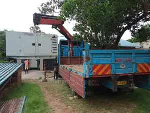 Hiab Crane Truck for Hire (Self Loading Lifting Truck)