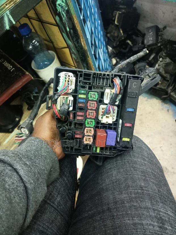 Toyota Vitz 2005 Complete Fuse Box - main view