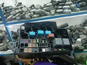 Toyota Rav 4/Vanguard Fuse Box