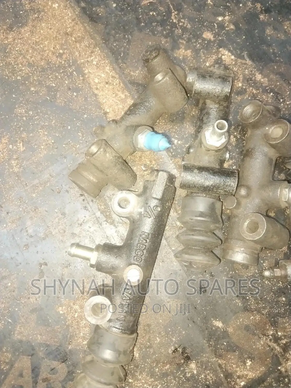 Mitsubishi FH Slave Cylinder