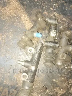 Mitsubishi FH Slave Cylinder