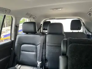 Toyota Land Cruiser Prado 2017 White