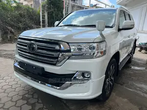 Toyota Land Cruiser Prado 2017 White