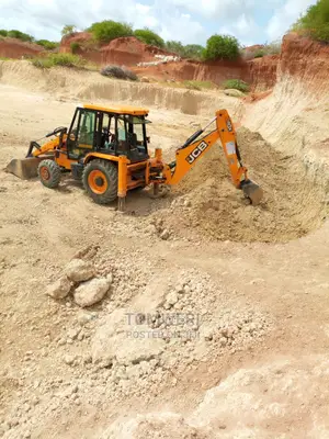 New Backhoe For Hire