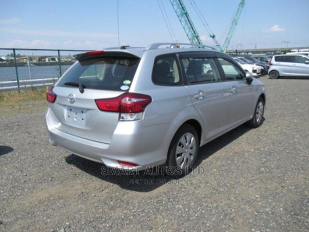 Toyota Corolla Fielder 2017 Silver - thumbnail 2