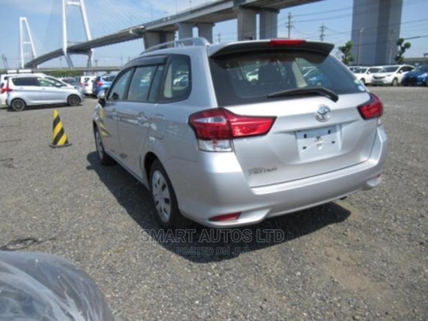 Toyota Corolla Fielder 2017 Silver - thumbnail 3