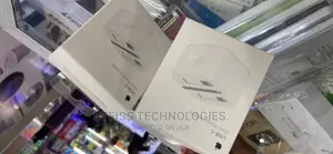 USB-C 20W Power Adapter.