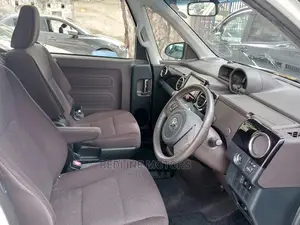 Toyota Spade 1.5 4WD 2016 Teal