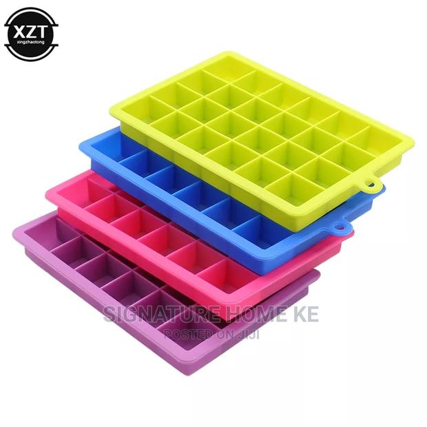Ice Cube Makers With Lid - thumbnail 3