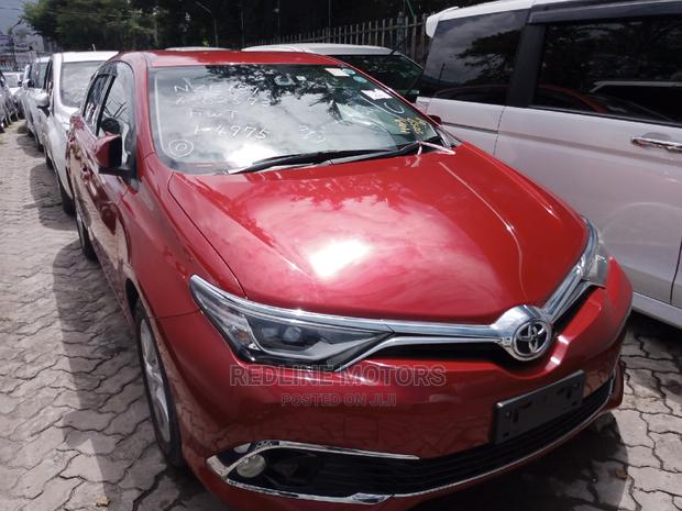 Toyota Auris 2016 Red