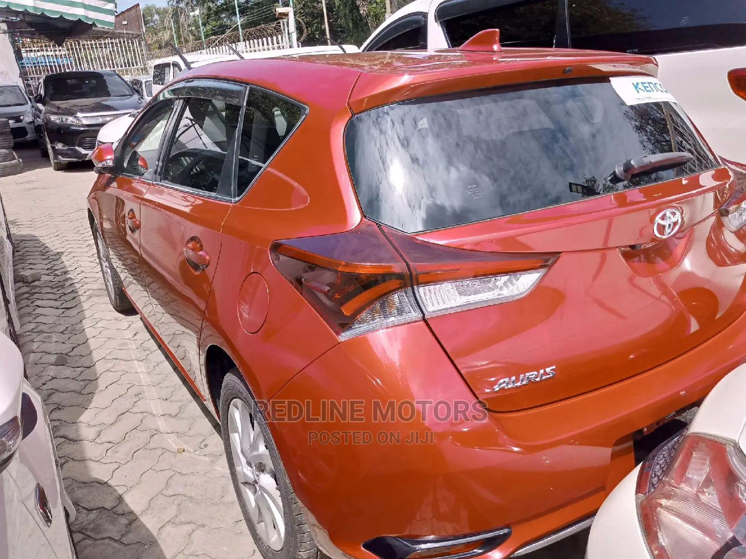 Toyota Auris 2016 Red