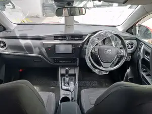 Toyota Auris 2016 Red