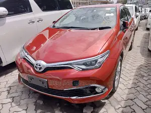 Toyota Auris 2016 Red