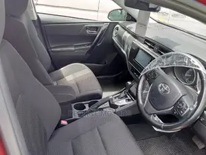 Toyota Auris 2016 Red